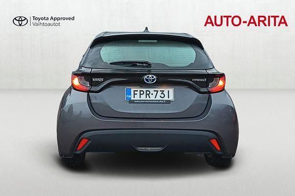 Käytetty Toyota Yaris Active 114 HP (83 kW) 2020 Harmaa Viistoperä