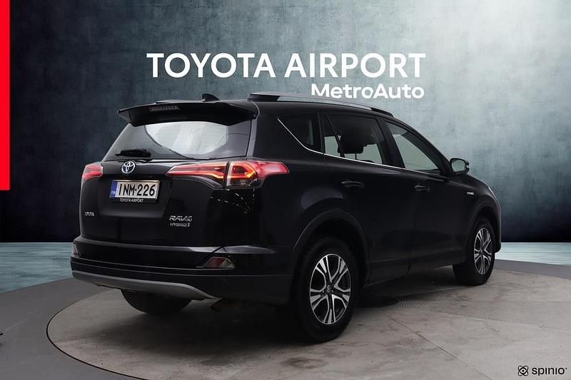 Käytetty Toyota RAV4 Hybrid Edition 155 HP (114 kW) 2017 Musta Katumaasturi