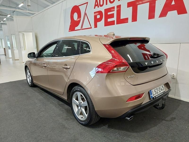 Käytetty Volvo V40 Summum 180 HP (132 kW) 2013 Ruskea(beige) Farmari