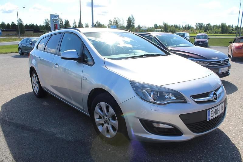 Käytetty Opel Astra drive 140 HP (102 kW) 2015 Hopea Farmari