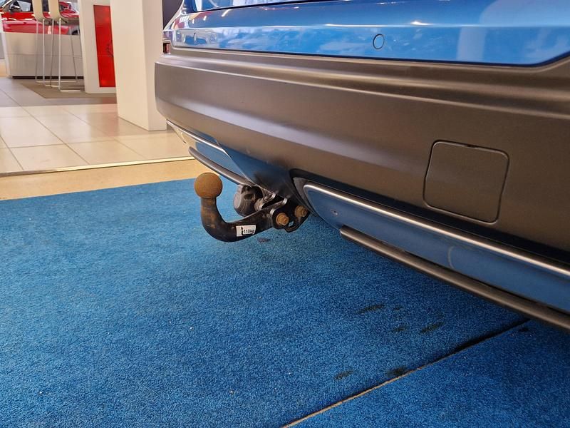 Käytetty Nissan Qashqai N-Connecta 140 HP (102 kW) 2019 Sininen Katumaasturi