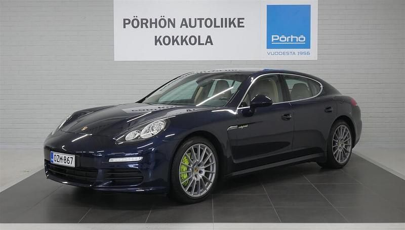 Käytetty Porsche Panamera S E-Hybrid 333 HP (244 kW) 2016 Sininen Sedan