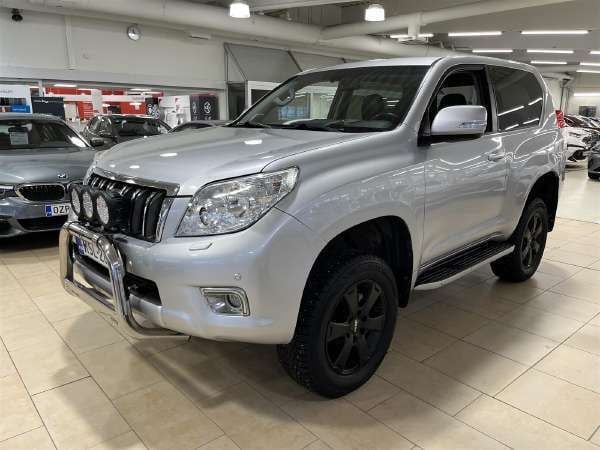 Hopea Käytetty 2010 Toyota Land Cruiser Luxury Katumaasturi | 24 900 € - Kuva 1/4