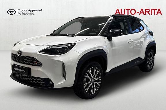 Käytetty Toyota Yaris Cross Sport 116 HP (85 kW) 2023 Valkoinen Katumaasturi