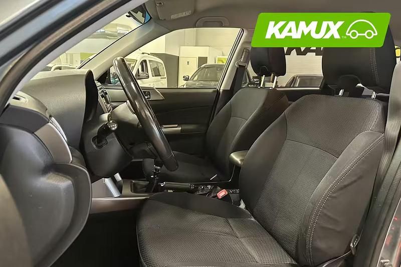 Käytetty Subaru Forester 2012 Katumaasturi
