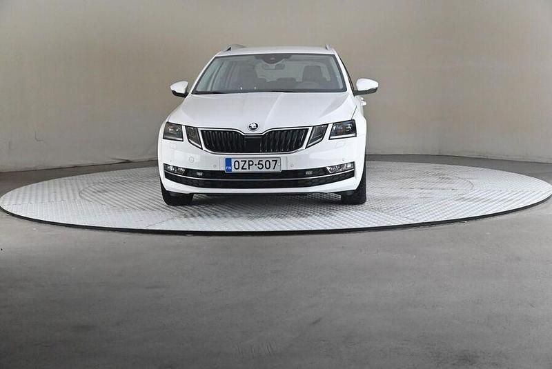 Käytetty Skoda Octavia G-TEC Business Line 131 HP (96 kW) 2020 Farmari