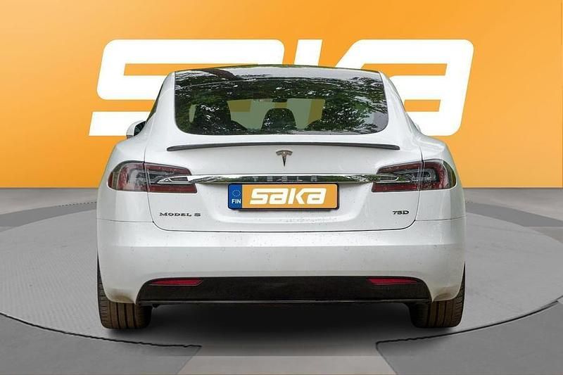 Käytetty Tesla Model S 244 kW (332 HP) 2017 Viistoperä