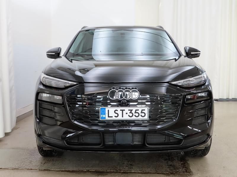 Käytetty Audi Q6 e-tron 285 kW (388 HP) 2025 Musta Katumaasturi