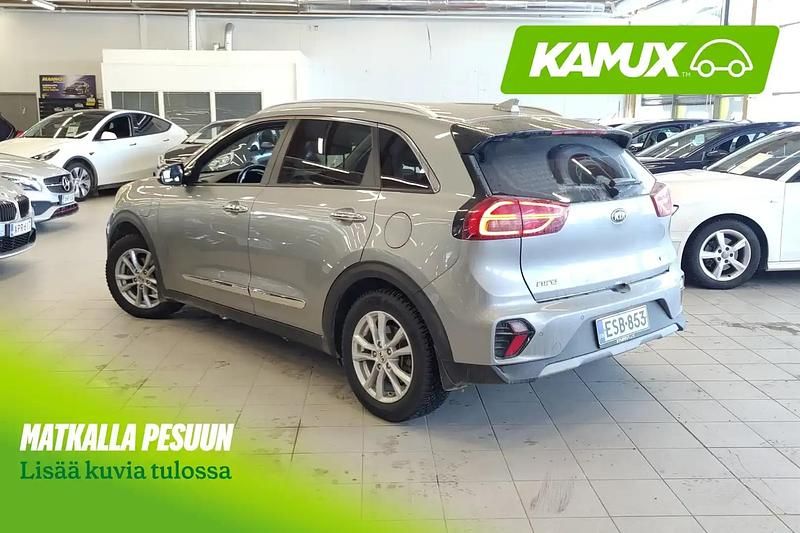 Käytetty Kia Niro Premium 105 HP (77 kW) 2020 Hopea / harmaa Katumaasturi