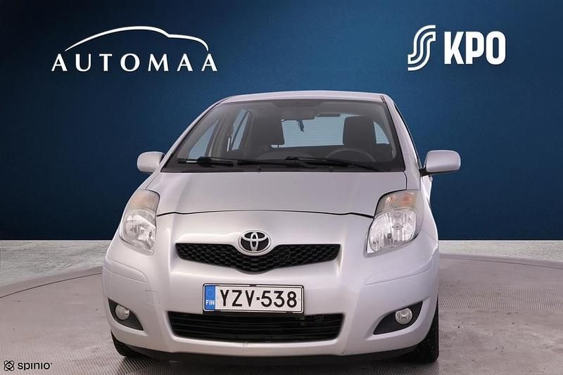 Käytetty Toyota Yaris Edition 90 HP (66 kW) 2010 Hopea Viistoperä