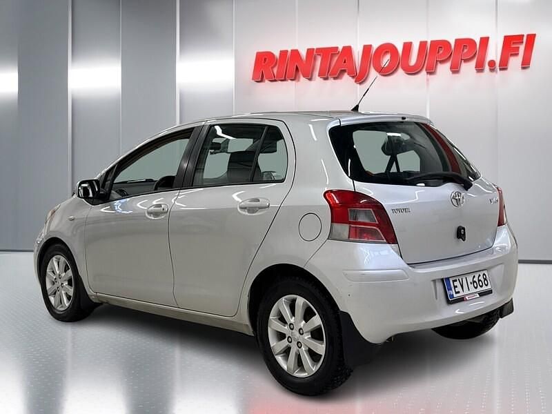 Käytetty Toyota Yaris Edition 99 HP (72 kW) 2011 Viistoperä