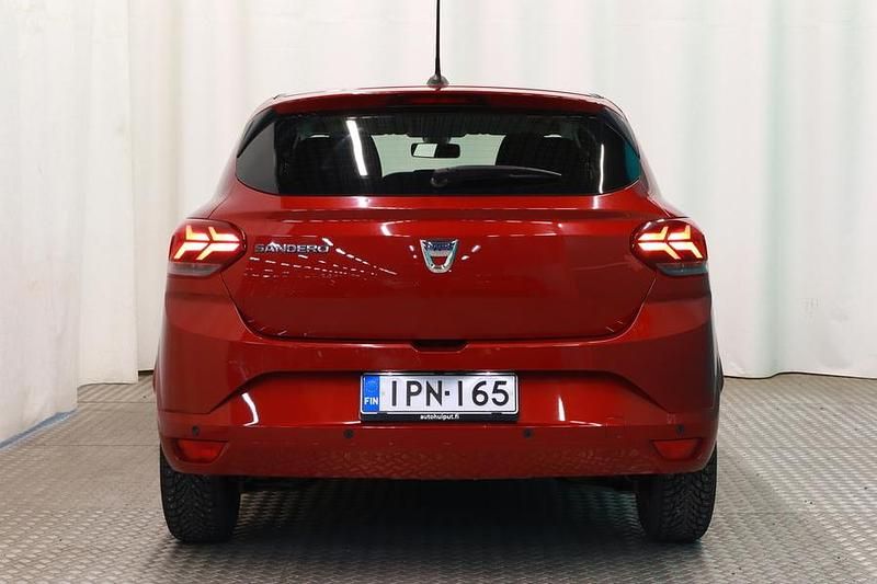 Käytetty Dacia Sandero Comfort 91 HP (66 kW) 2022 Viistoperä