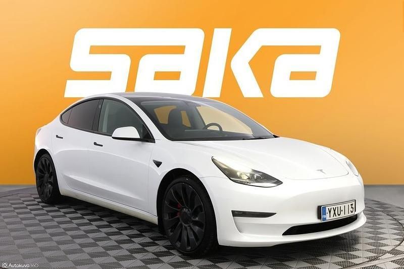 Valkoinen Käytetty 2022 Tesla Model 3 Performance Sedan | 31 800 € (Perustarjous) - Kuva 1/3
