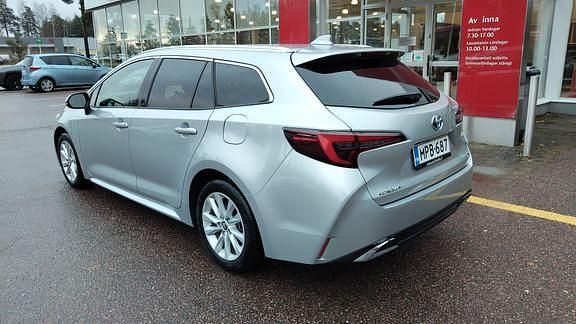 Käytetty Toyota Corolla Edition 138 HP (101 kW) 2023 Hopea Farmari