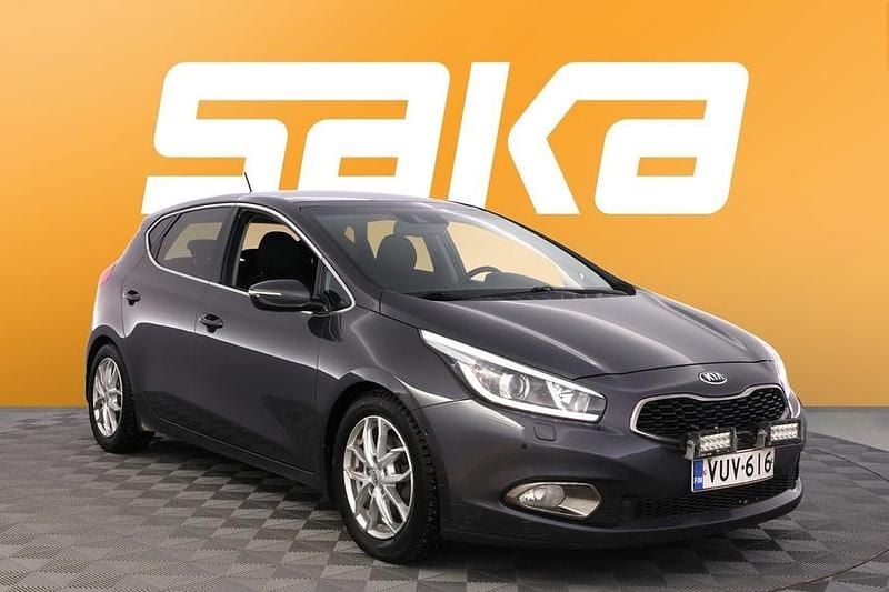 Käytetty Kia Ceed 128 HP (94 kW) 2013 Viistoperä