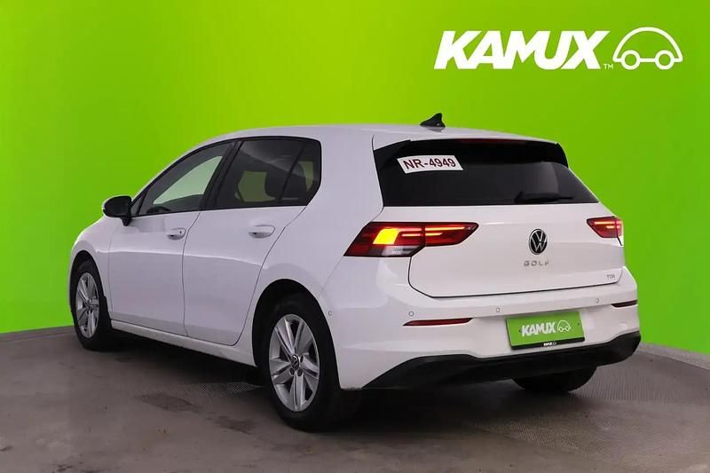 Käytetty VW Golf VIII Comfortline 131 HP (96 kW) 2023 Valkoinen Sedan