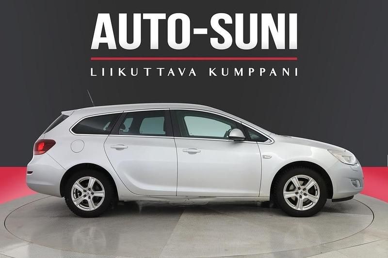 Käytetty Opel Astra Cosmo 140 HP (102 kW) 2012 Farmari