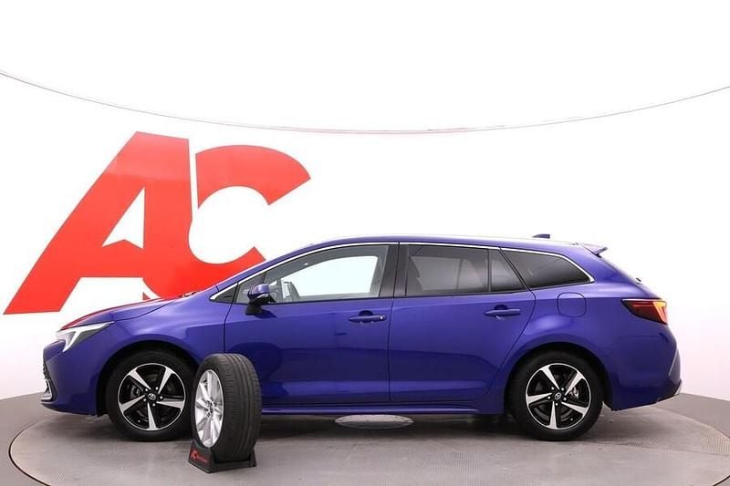 Käytetty Toyota Corolla Edition 140 HP (102 kW) 2023 Sininen Farmari
