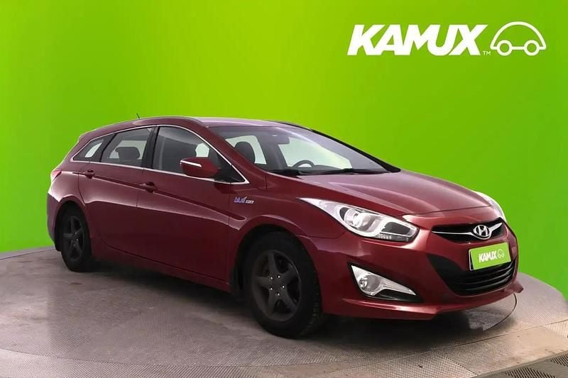 Käytetty Hyundai i40 Comfort 135 HP (99 kW) 2013 Punainen Farmari