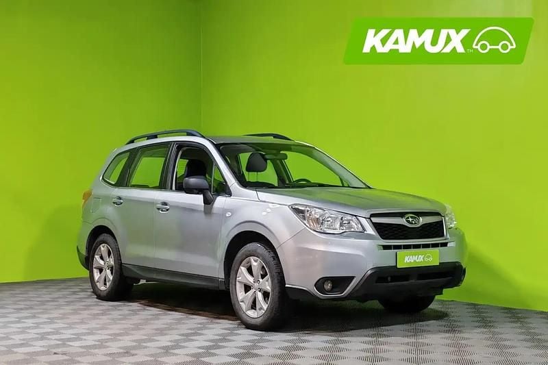Käytetty Subaru Forester Active 147 HP (108 kW) 2014 Hopea / harmaa Katumaasturi