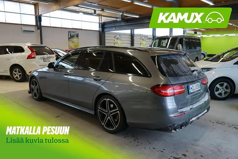 Käytetty Mercedes E220 AMG line 194 HP (142 kW) 2018 Hopea / harmaa Farmari