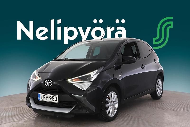 Musta Käytetty 2021 Toyota Aygo X-play Viistoperä | 10 900 € - Kuva 1/2