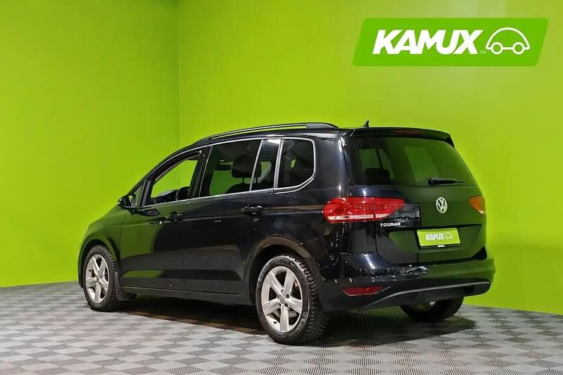 Käytetty VW Touran Comfortline 116 HP (85 kW) 2018 Musta Tila-auto