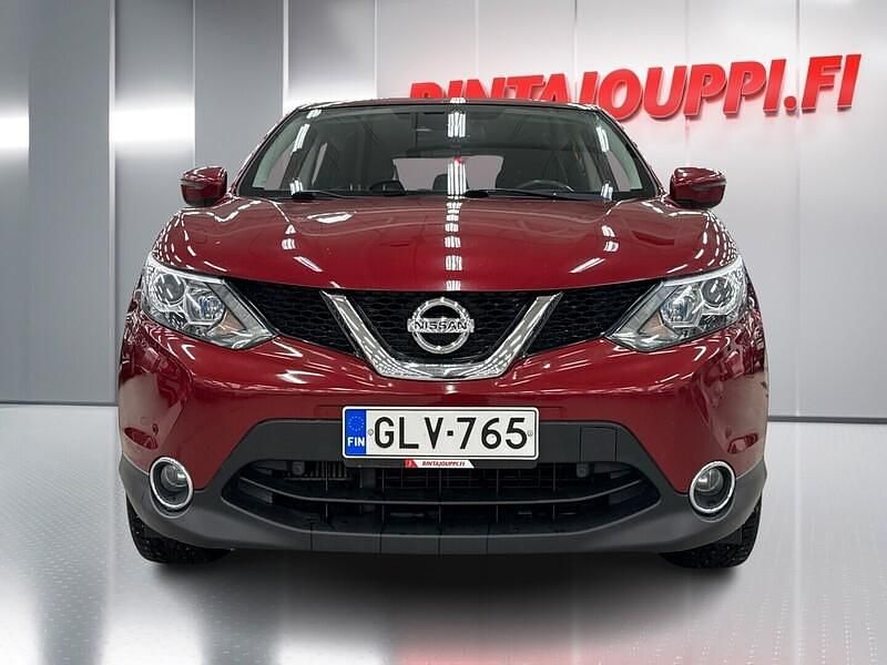 Käytetty Nissan Qashqai Acenta 131 HP (96 kW) 2016 Punainen Katumaasturi