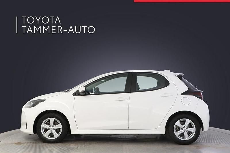 Käytetty Toyota Yaris Hybrid Business Edition 116 HP (85 kW) 2023 Hopea Viistoperä