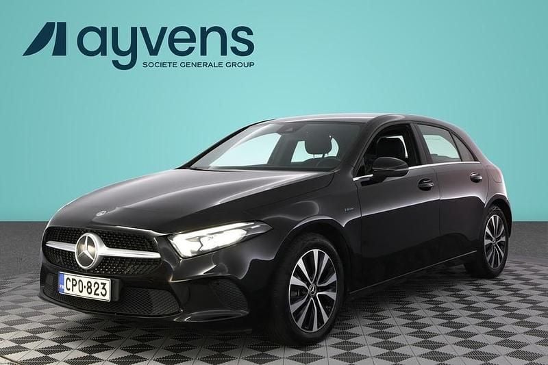 Musta Käytetty 2021 Mercedes A250 Business Viistoperä | 24 900 € (Perustarjous) - Kuva 1/4