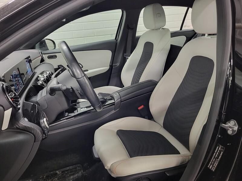 Käytetty Mercedes A200 Style 163 HP (119 kW) 2018 Viistoperä