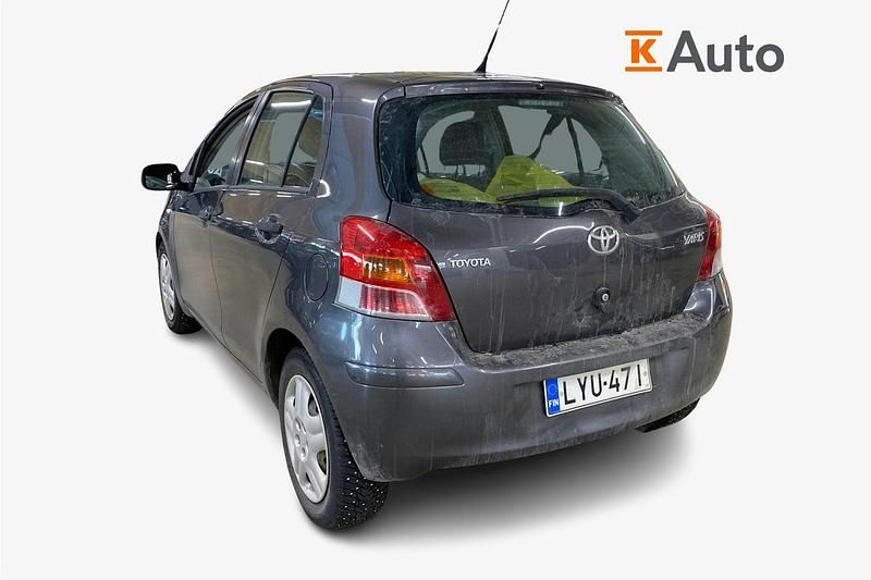 Käytetty Toyota Yaris Terra 99 HP (72 kW) 2009 Harmaa Viistoperä