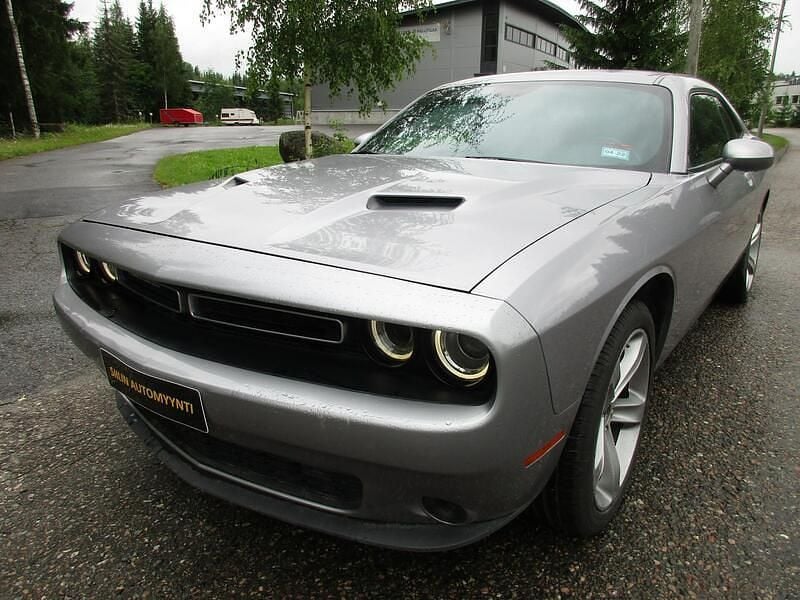 Käytetty 2015 Dodge Challenger Coupe - kaksiovinen | 28 990 € - Kuva 1/4