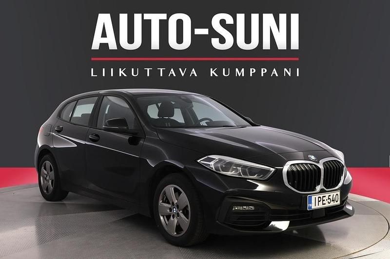 Musta Käytetty 2022 BMW 118 Viistoperä | 21 900 € (Perustarjous) - Kuva 1/3