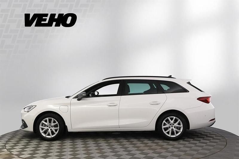Käytetty Seat Leon FR 204 HP (150 kW) 2021 Valkoinen Farmari