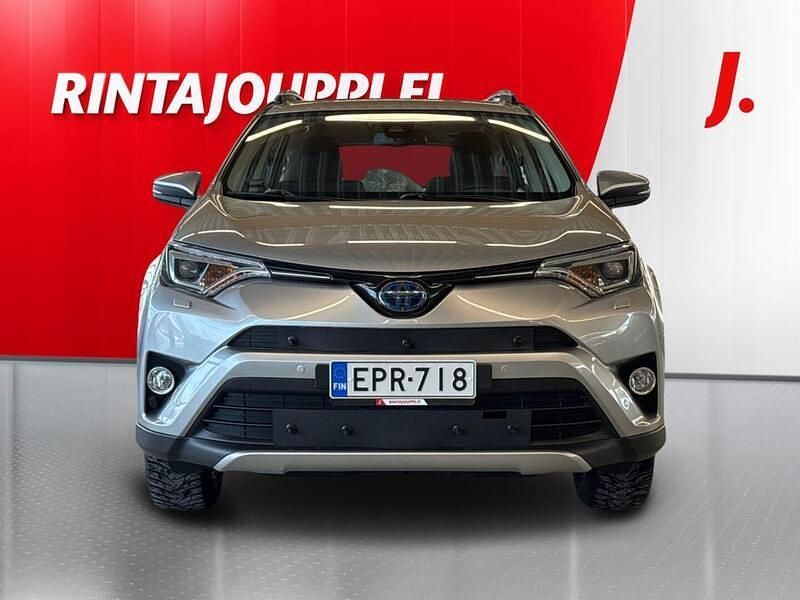 Käytetty Toyota RAV4 Hybrid Active 155 HP (114 kW) 2018 Hopea Katumaasturi