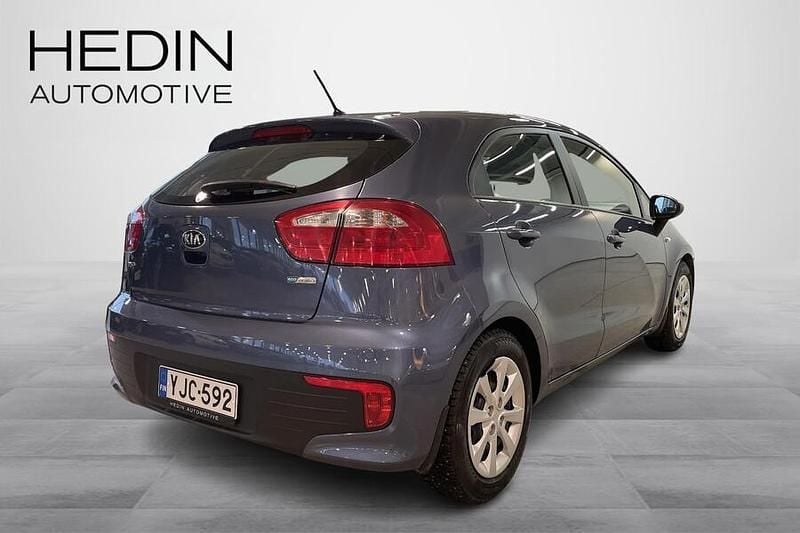 Käytetty Kia Rio LX 83 HP (61 kW) 2016 Sininen Viistoperä
