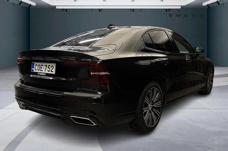 Käytetty Volvo S60 Business Edition 392 HP (288 kW) 2020 Musta Sedan