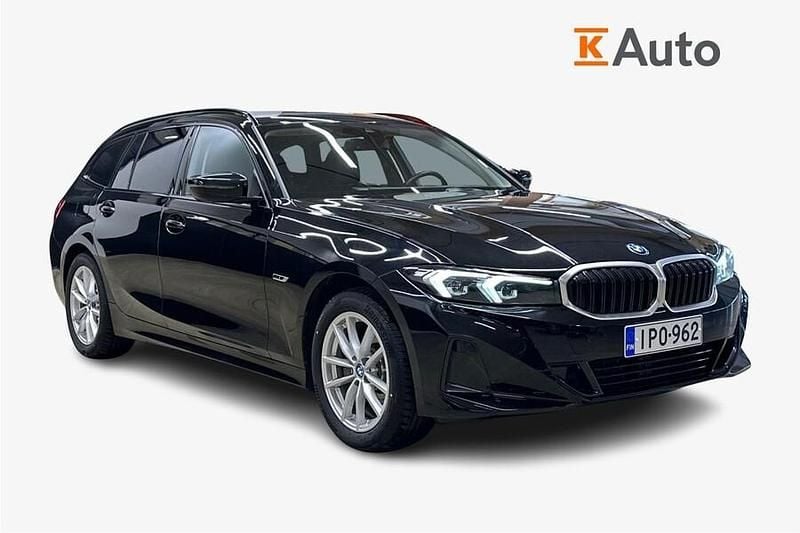 Käytetty 2022 BMW 330e Farmari | 32 990 € (Perustarjous) - Kuva 1/3