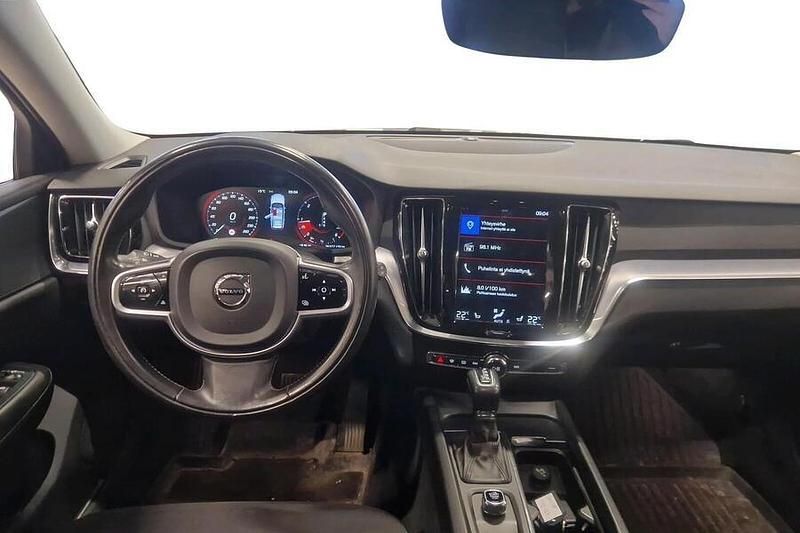 Käytetty Volvo V60 Momentum 190 HP (139 kW) 2019 Musta Farmari