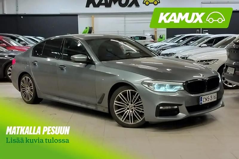 Sininen Käytetty 2017 BMW 520 M Sport Sedan | 25 390 € - Kuva 1/4