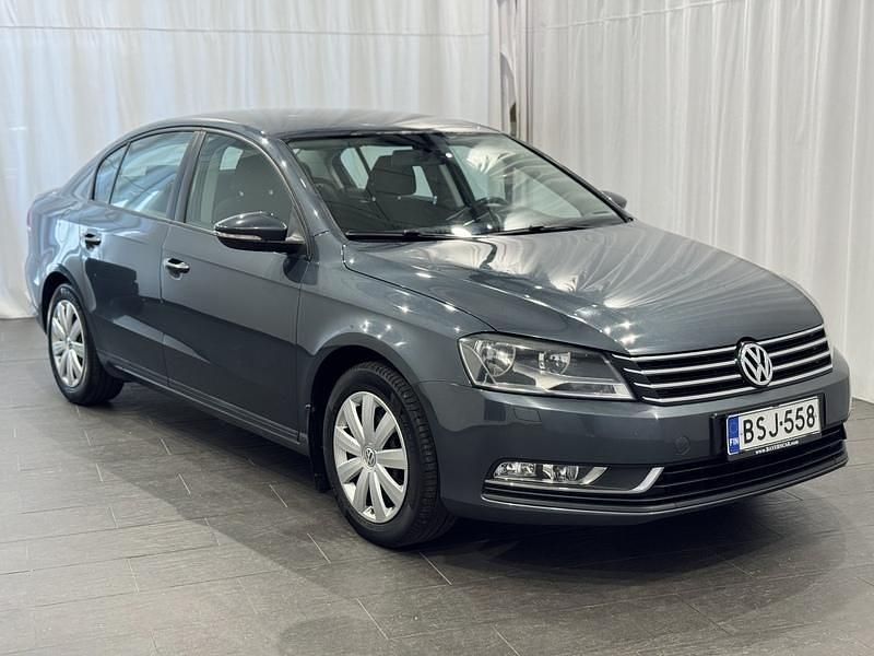 Käytetty VW Passat Trendline 122 HP (89 kW) 2012 Harmaa Sedan