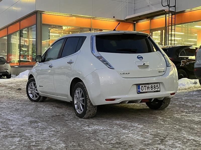 Käytetty Nissan Leaf 80 kW (109 HP) 2012 Viistoperä