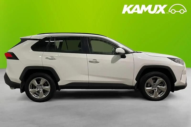 Käytetty Toyota RAV4 Hybrid Executive 222 HP (163 kW) 2020 Valkoinen Katumaasturi