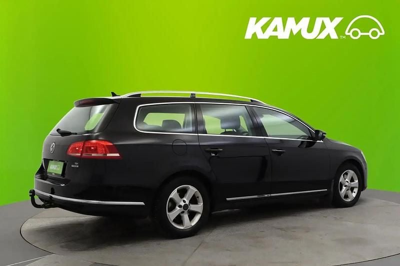 Käytetty VW Passat Highline 143 HP (105 kW) 2012 Musta Sedan
