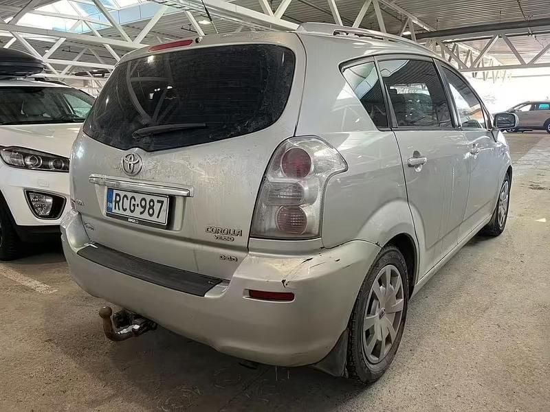 Käytetty Toyota Corolla Verso Sol 136 HP (100 kW) 2008 Tila-auto