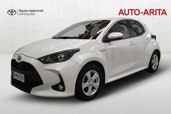 Käytetty Toyota Yaris Active 114 HP (83 kW) 2020 Valkoinen Viistoperä