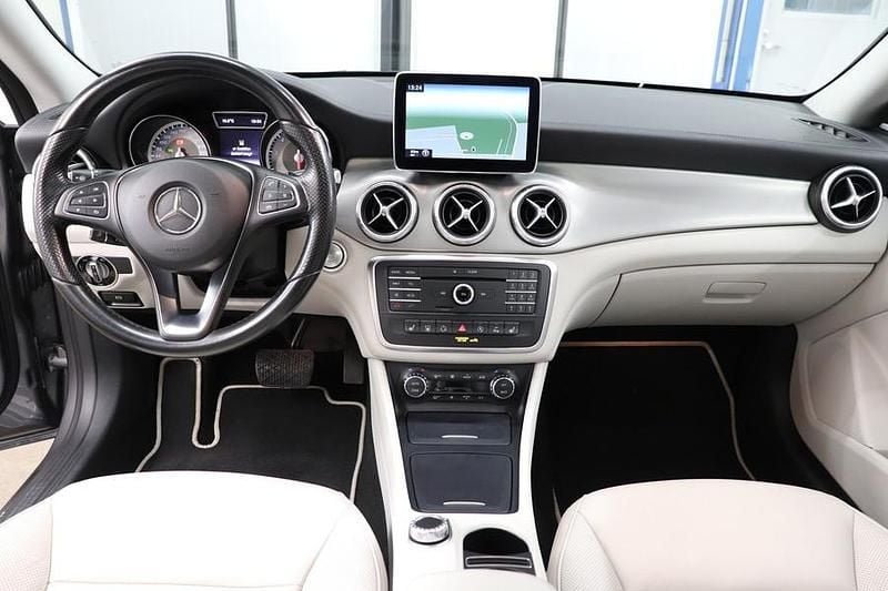 Käytetty Mercedes CLA250 211 HP (155 kW) 2015 Harmaa Sedan