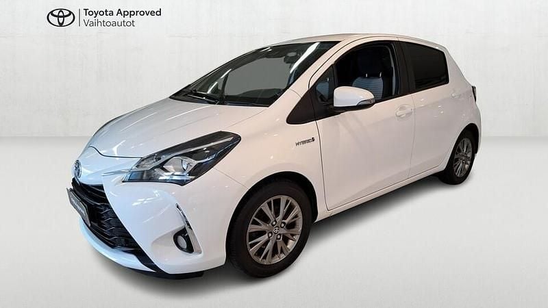 Valkoinen Käytetty 2017 Toyota Yaris Hybrid Edition Viistoperä | 14 790 € (Hieman kallis) - Kuva 1/4