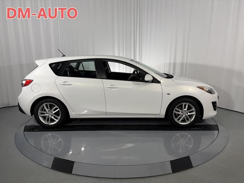 Käytetty Mazda 3 Touring 150 HP (110 kW) 2011 Valkoinen Viistoperä